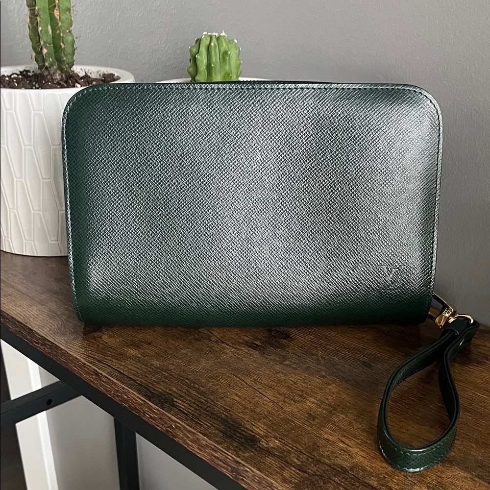 Louis Vuitton Taiga Green Leather Clutch